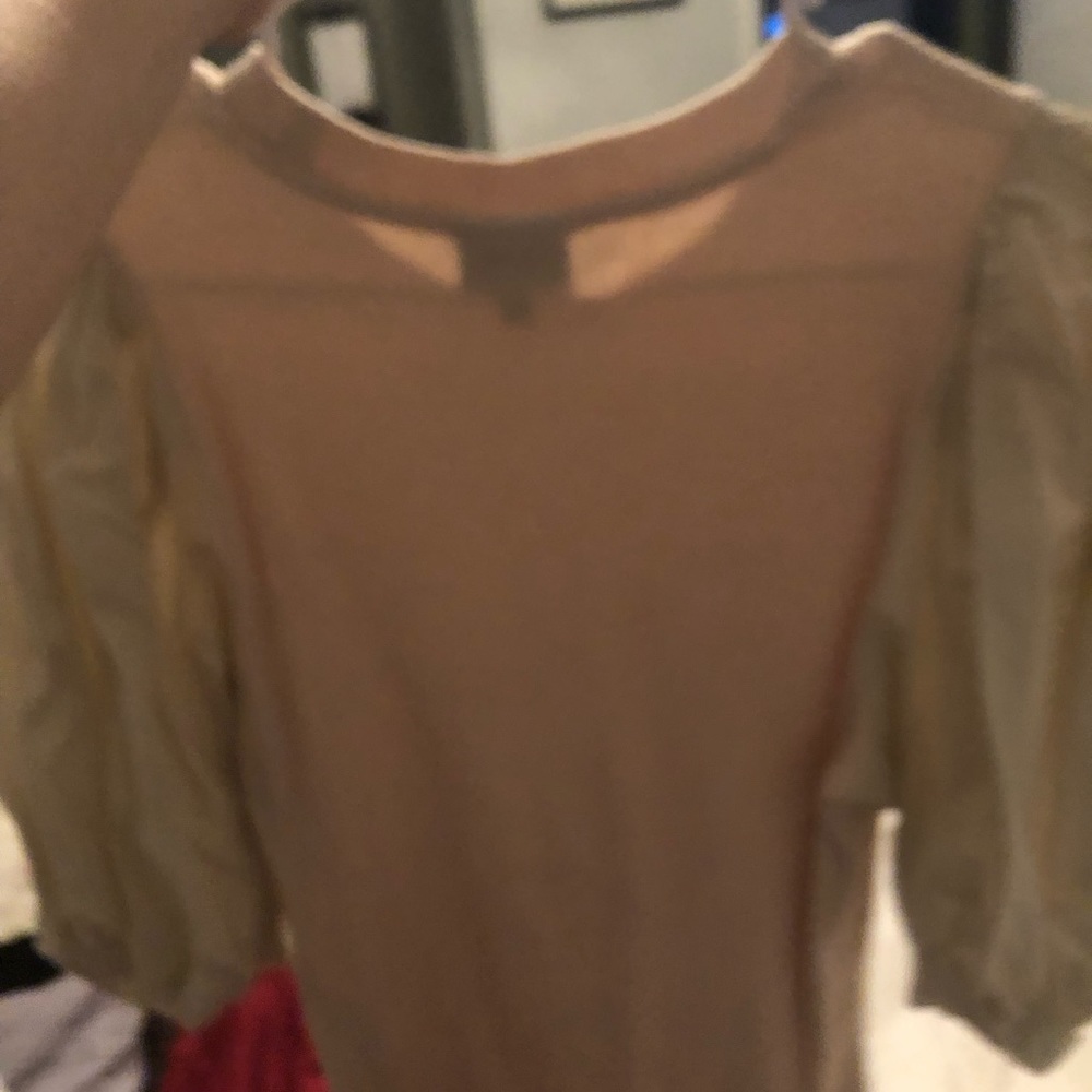 Nude shirt with puff on both sides